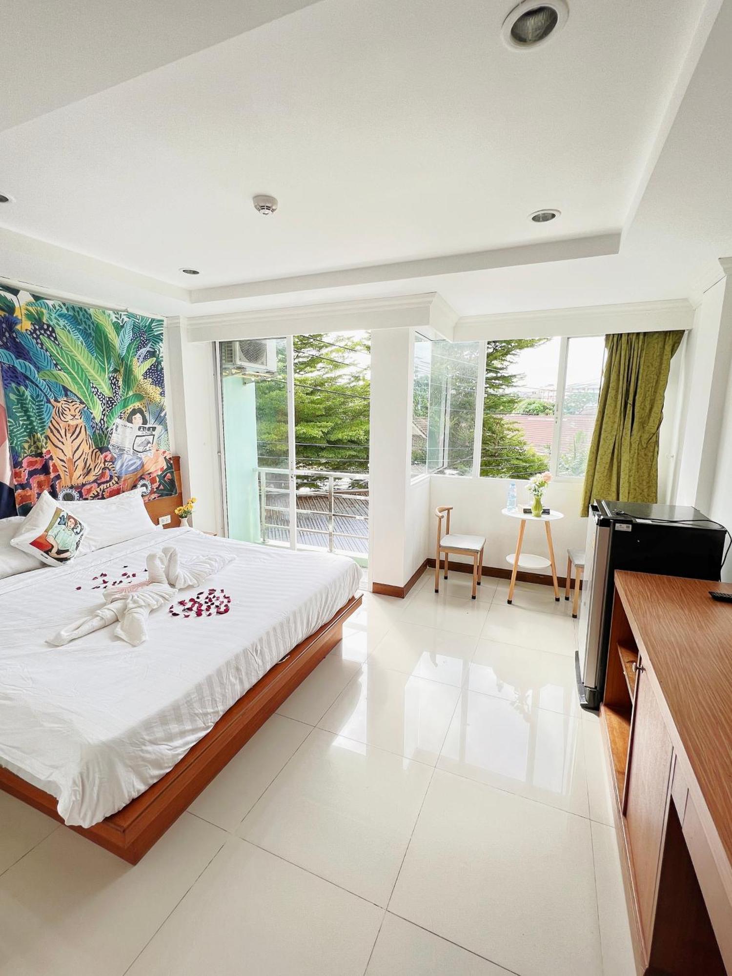 Hotel Lanting Patong Exterior foto